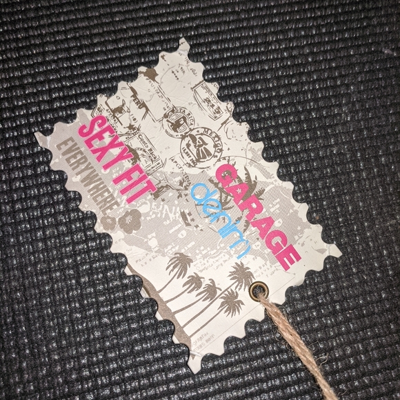 Skirt - Picture 2 of 3